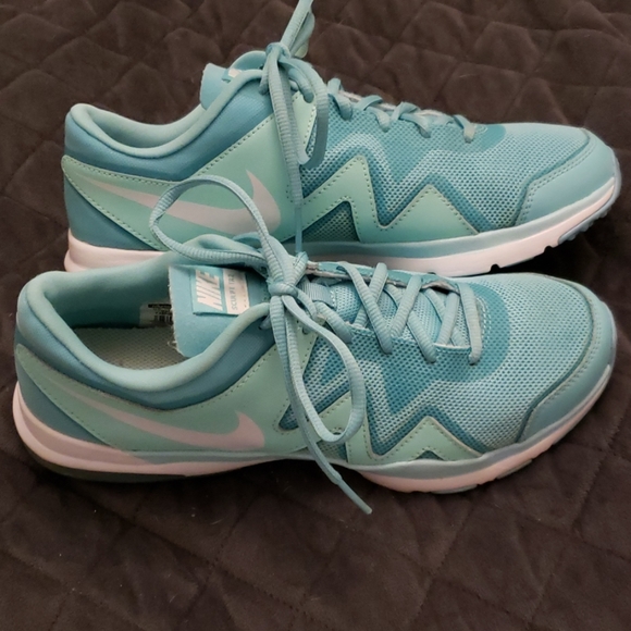 Nike Sculpt TR2 Size 8.5 - Picture 2 of 7
